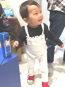 「THE SHOP TK （ザ ショップ ティーケー ）のSunnyロゴロングTシャツ（Tシャツ/カットソー、ブラック系）」を使った、moe..eitaさん（キッズ・110cm）の冬コーディネート