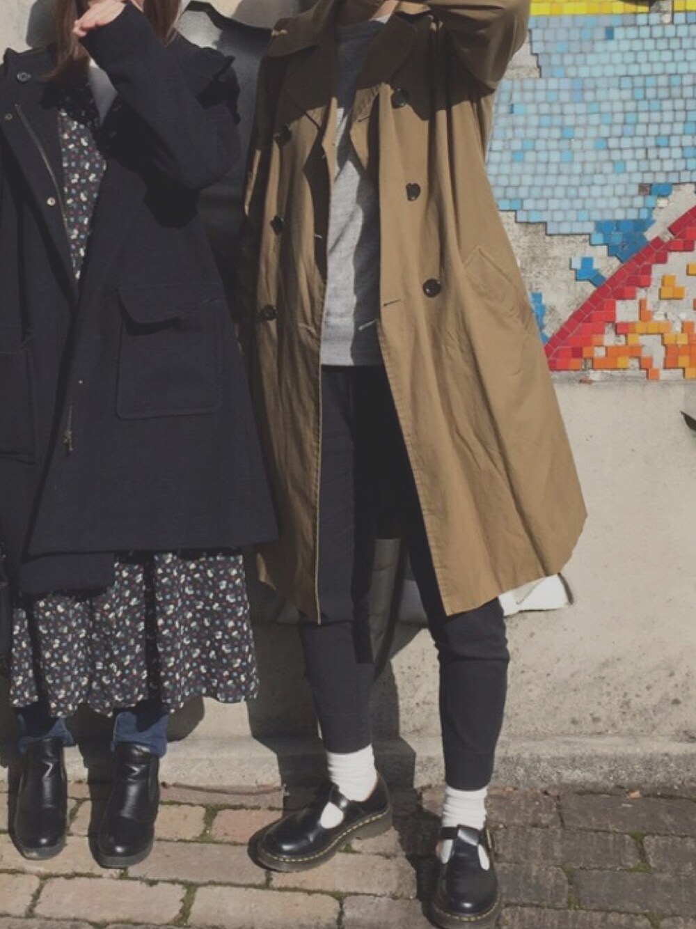 「シンプルコーデ、カジュアルコーデ、トレンチコート、Dr.Martens、UNIQLO、スウェット、BLUE BLUE、ootd、グレー」｜「BLUE BLUEのアイテム（スウェット、グレー系）」を使った、もやしさん。さん（レディース・160cm）の冬コーディネートの1枚目の写真