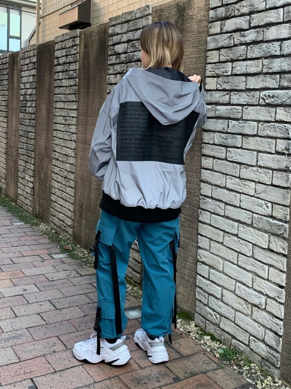 「カジュアル、ストリート、LHP、春アウター、ビックシルエット、低身長、リフレクター、フォローミー、ストリート女子、いいね、save、フォローお願いします🤑」｜「DANKE SCHONのDankeSchon/ダンケシェーン/REFLECTOR BZ/リフレクターブルゾン（ブルゾン、シルバー系）」を使った、𝘺𝘶𝘮𝘢 𝘢𝘳𝘢𝘬𝘪さん（レディース・154cm）の冬コーディネートの1枚目の写真