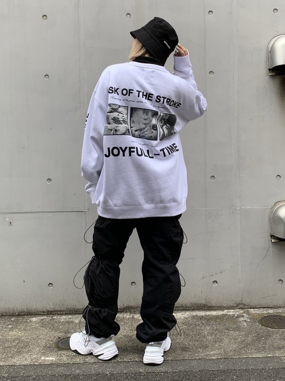 「ストリート、LHP、モノトーン、スニーカーコーデ、低身長、フォローミー、お洒落さんとつながりたい、LHPWOMEN、いいね、save、フォローお願いします🤑、スタッフセンバツ」｜「WHITELANDのWHITELAND/ホワイトランド/HAT（ハット、ブラック系）」を使った、𝘺𝘶𝘮𝘢 𝘢𝘳𝘢𝘬𝘪さん（レディース・154cm）の冬コーディネートの1枚目の写真