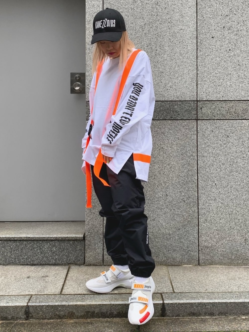 「シンプル、ストリート、LHP、オレンジ、低身長、LHP名古屋、おしゃれさんと繋がりたい、PALM ANGELS、LHPWOMEN、ストリート服が好き」｜「KaneZのKaneZ/ケインズ/ZOIDS WICKキャップ（キャップ、ブラック系）」を使った、𝘺𝘶𝘮𝘢 𝘢𝘳𝘢𝘬𝘪さん（レディース・154cm）の春コーディネートの1枚目の写真