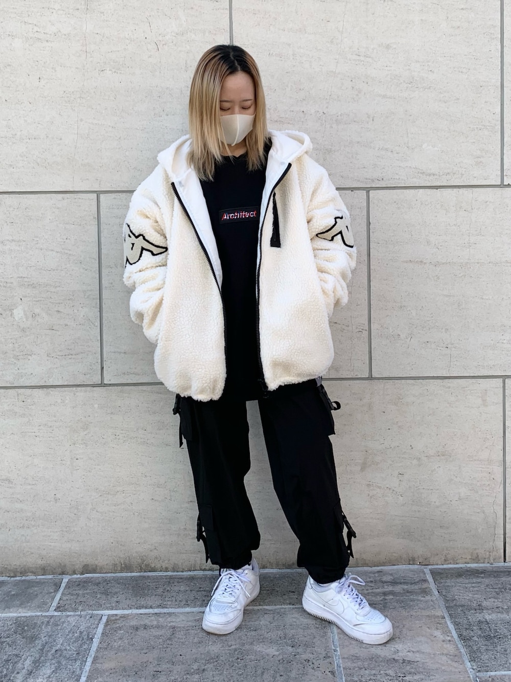 「スウェット、ジャケット、ビッグシルエット、ストリート、カーゴパンツ、ootd、フォローミー、秋コーデ、ボアブルゾン、いいね、save、フォローお願いします🤑」｜「A4AのA4A/エーフォーエー/モンロークルーネックスウェット/Monroe CrewneckSweat（スウェット、ブラック系）」を使った、𝘺𝘶𝘮𝘢 𝘢𝘳𝘢𝘬𝘪さん（レディース・154cm）の秋コーディネートの1枚目の写真
