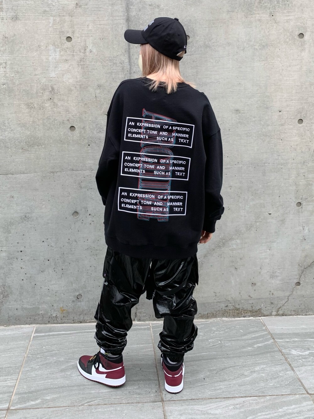 「ビッグシルエット、ストリート、冬コーデ、オーバーサイズ、メンズライク、ootd、ストリートファッション、韓国ファッション、フォローミー、いいね、save、フォローお願いします🤑」｜「DANKE SCHONのDankeSchon/ダンケシェーン/ブライトポリカーゴパンツ（カーゴパンツ、ブラック系）」を使った、𝘺𝘶𝘮𝘢 𝘢𝘳𝘢𝘬𝘪さん（レディース・154cm）の冬コーディネートの1枚目の写真