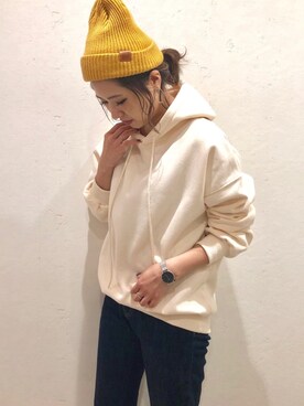 「holiday」｜「アイテム（スウェット）」を使った、ごとみさん（レディース・164cm）の冬コーディネート