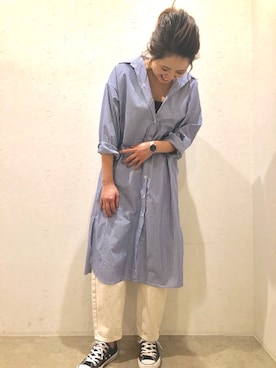 「アイテム（デニムパンツ、ベージュ系）」を使った、ごとみさん（レディース・164cm）の冬コーディネート