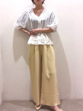 「アイテム（パンツ、イエロー系）」を使った、ごとみさん（レディース・164cm）の冬コーディネート