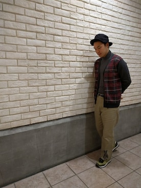 「FRED PERRY（フレッドペリー）のアイテム（カーディガン/ボレロ）」を使った、YUKI HAMAGUCHIさん（メンズ・174cm）の冬コーディネート