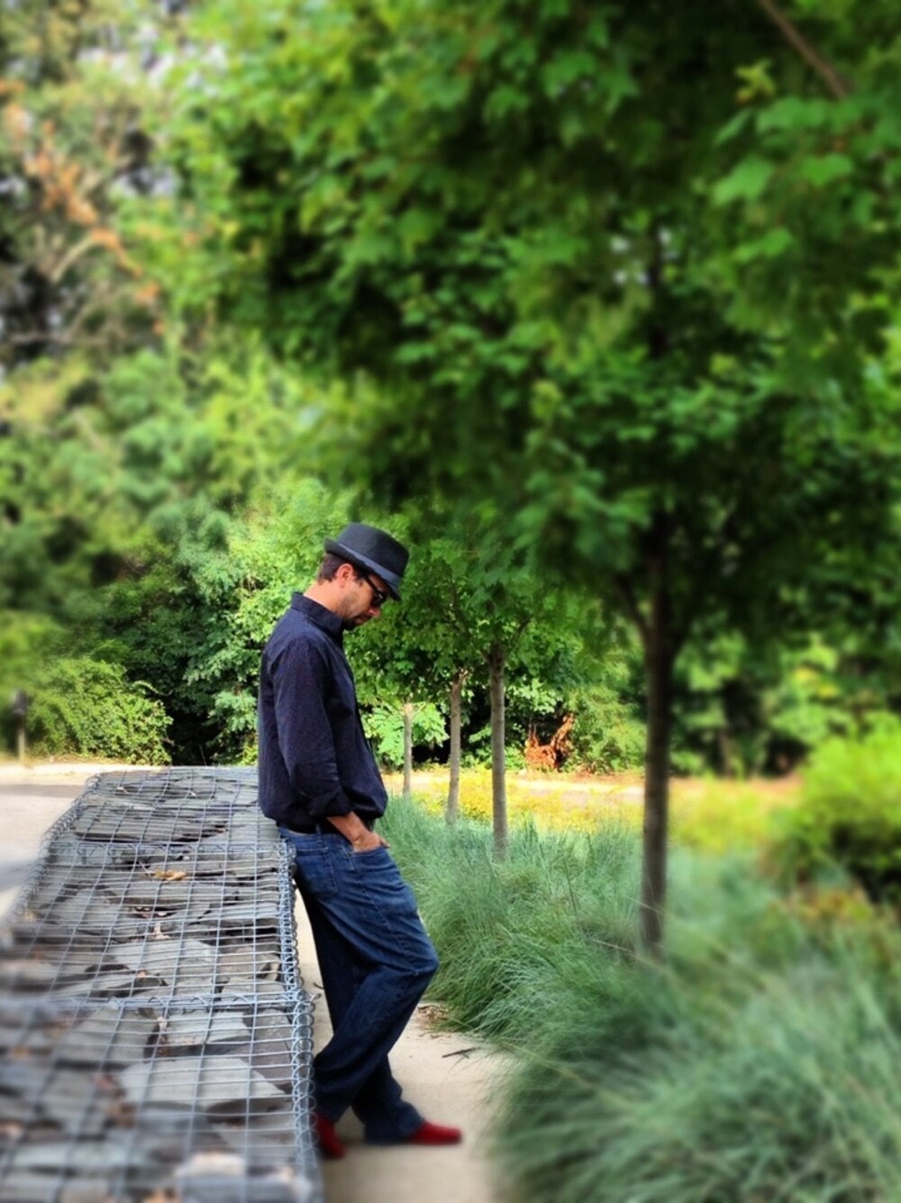 「dexter、Hard rock cafe、hat、jeans、Perry Ellis、shoes、top、Wrangler」｜Terryさん（メンズ）の夏コーディネートの1枚目の写真