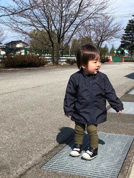 「no brand（ノーブランド）のアイテム（ナイロンジャケット）」を使った、そうすけさん（キッズ・50cm）の春コーディネート