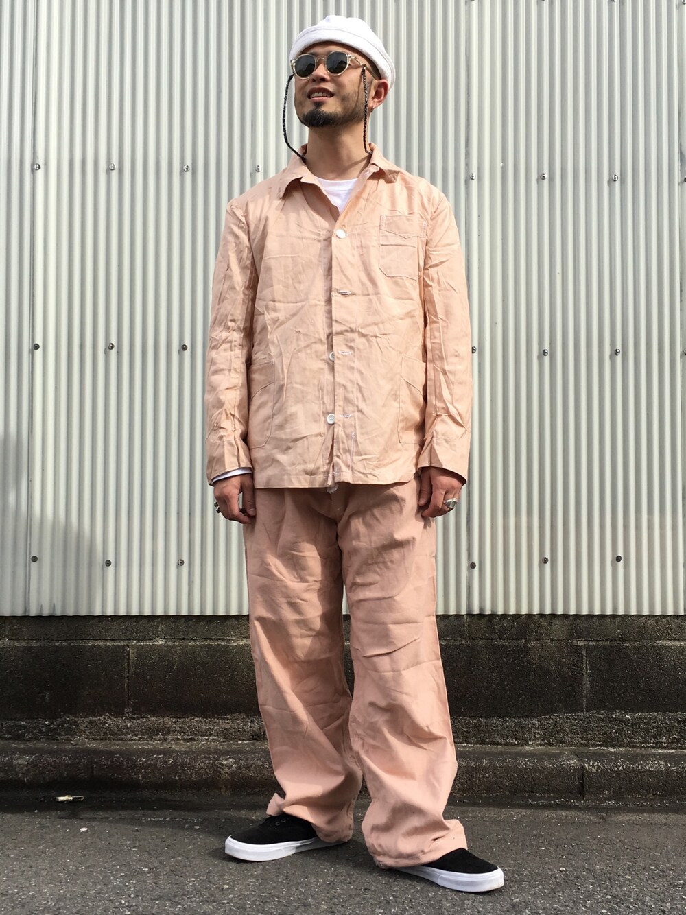 「シンプル、ミリタリー、パジャマ、Pajamas、ピンク、セットアップ」｜「MILITARYのアイテム（シャツ/ブラウス、ピンク系）」を使った、Yoshihito Hayashiさん（メンズ・170cm）の春コーディネートの1枚目の写真