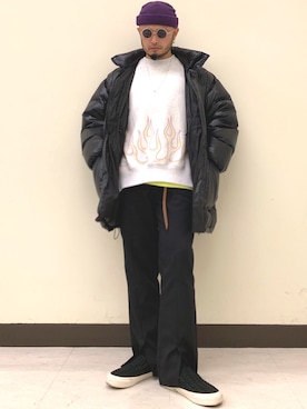 「スリット」｜「アイテム（ダウンジャケット/コート）」を使った、Yoshihito Hayashiさん（メンズ・170cm）の冬コーディネート