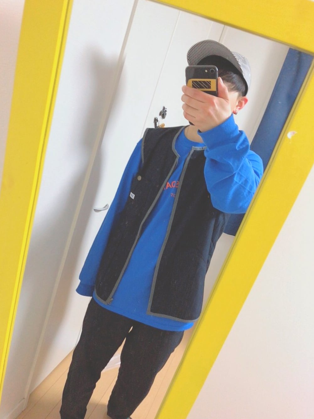 「春、シンプル、おしゃれさんと繋がりたい、今日のコーデ、ベスト」｜「Leeの【Lee】ベスト（ベスト、ブラック系）」を使った、_askさん（メンズ・160cm）の春コーディネートの1枚目の写真