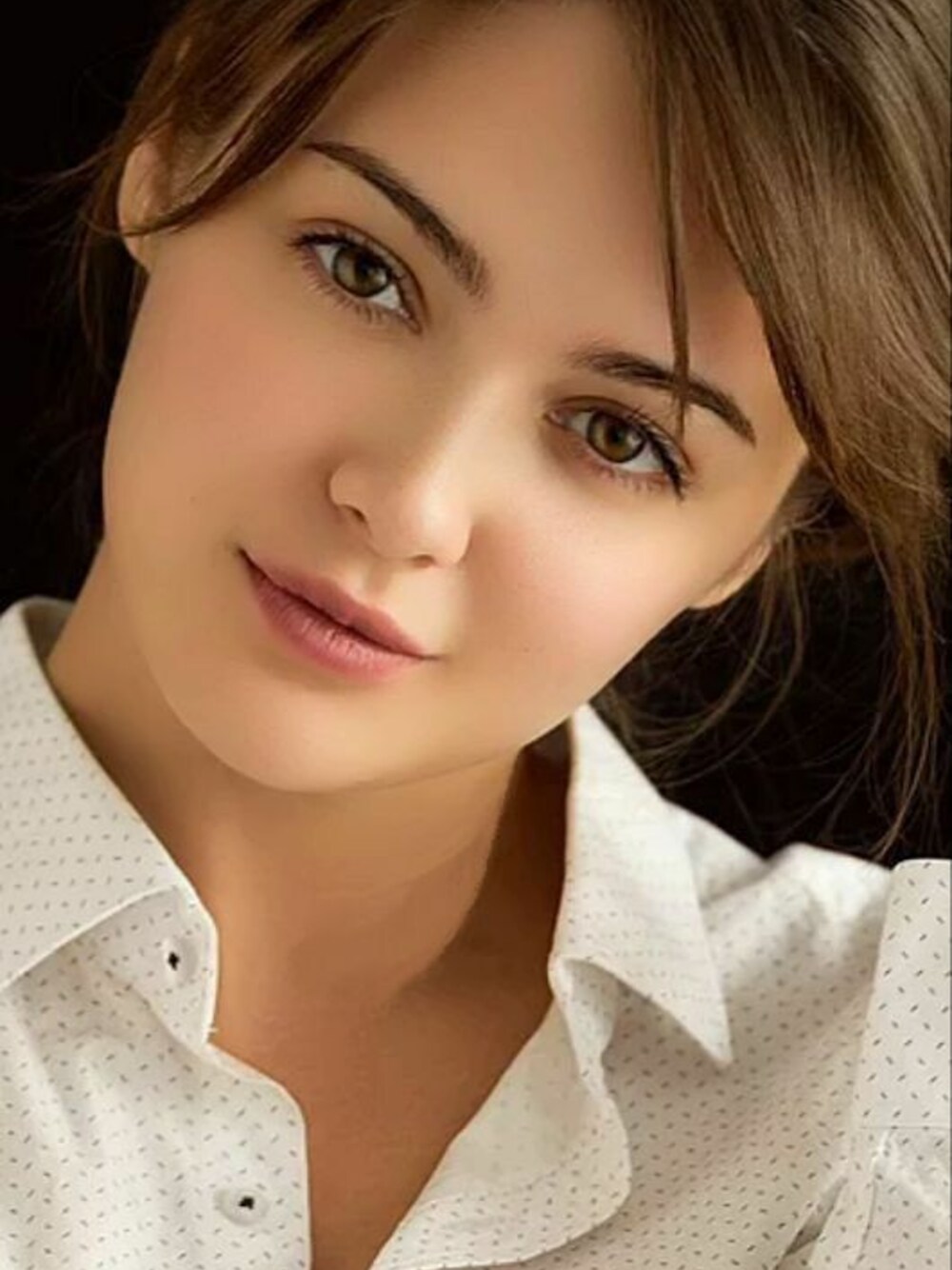 「It is a great actress who looks good no matter what.、何を着せても、似合う大女優さん」｜「There's a big actress that looks good in everything white and red ...（ドレス、レッド系）」を使った、manami5945さん（レディース・156cm）の秋コーディネートの1枚目の写真