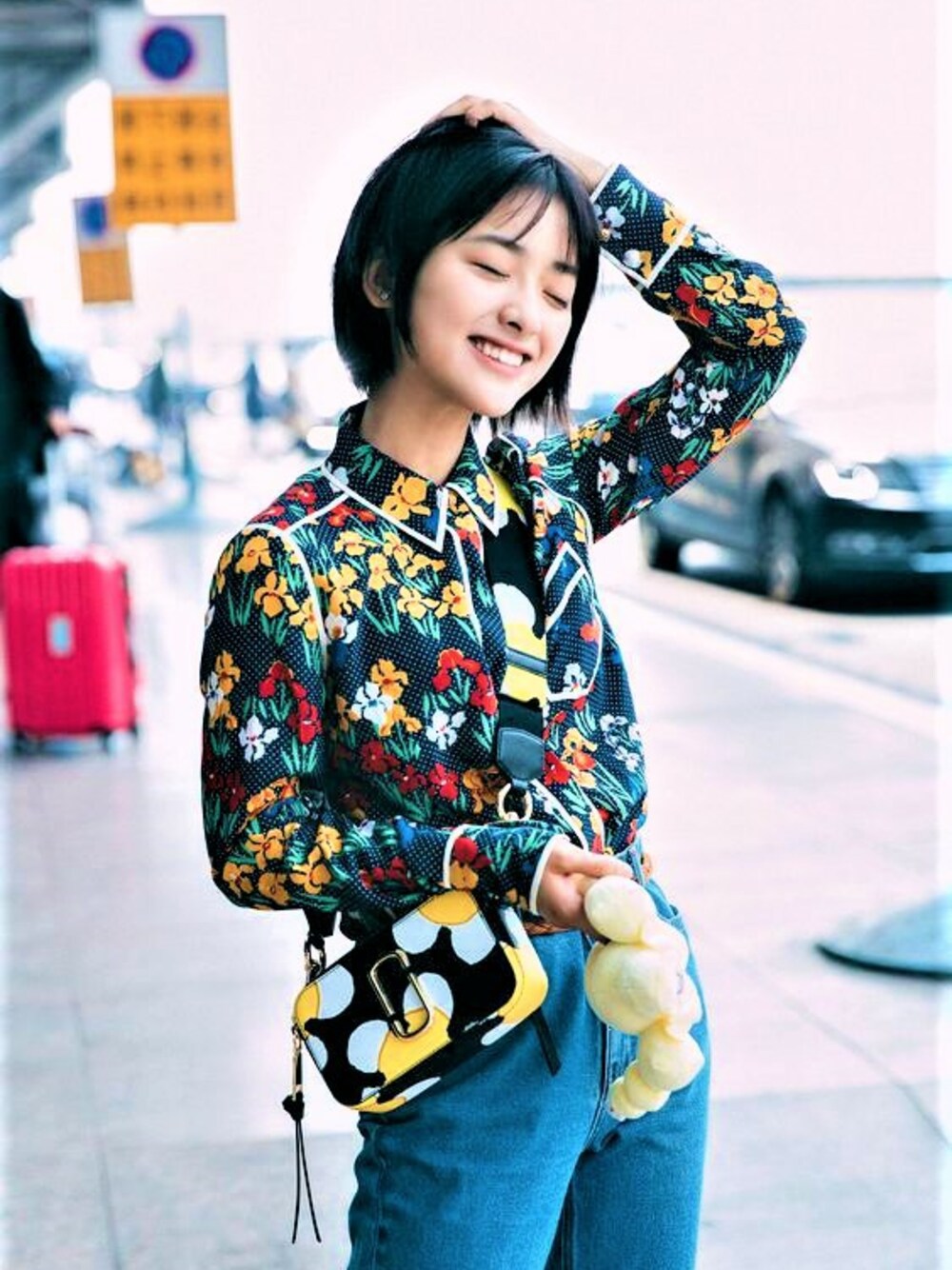 「floral jacket、the best show in 2019.、2019年に最高のショーを受賞、花柄のジャケット.」｜「Jeans & Denim & Sweater & Jacket（デニムジャケット、ブルー系）」を使った、manami5945さん（レディース・156cm）の秋コーディネートの1枚目の写真