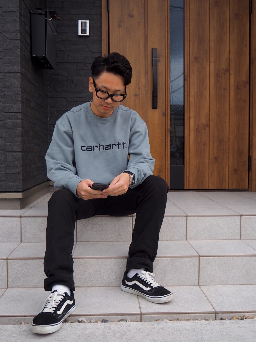 「秋冬コーデ、おしゃれさんと繋がりたい、オトナカジュアル、いいね、save、フォローお願いします🤑、秋のコーデ、休日スタイル、VANS、ストリート、シンプルコーデ、やっぱりストリートが好き」｜「EFFECTORのアイテム（メガネ、グレー系）」を使った、しゅんすさん（メンズ・172cm）の秋コーディネートの1枚目の写真