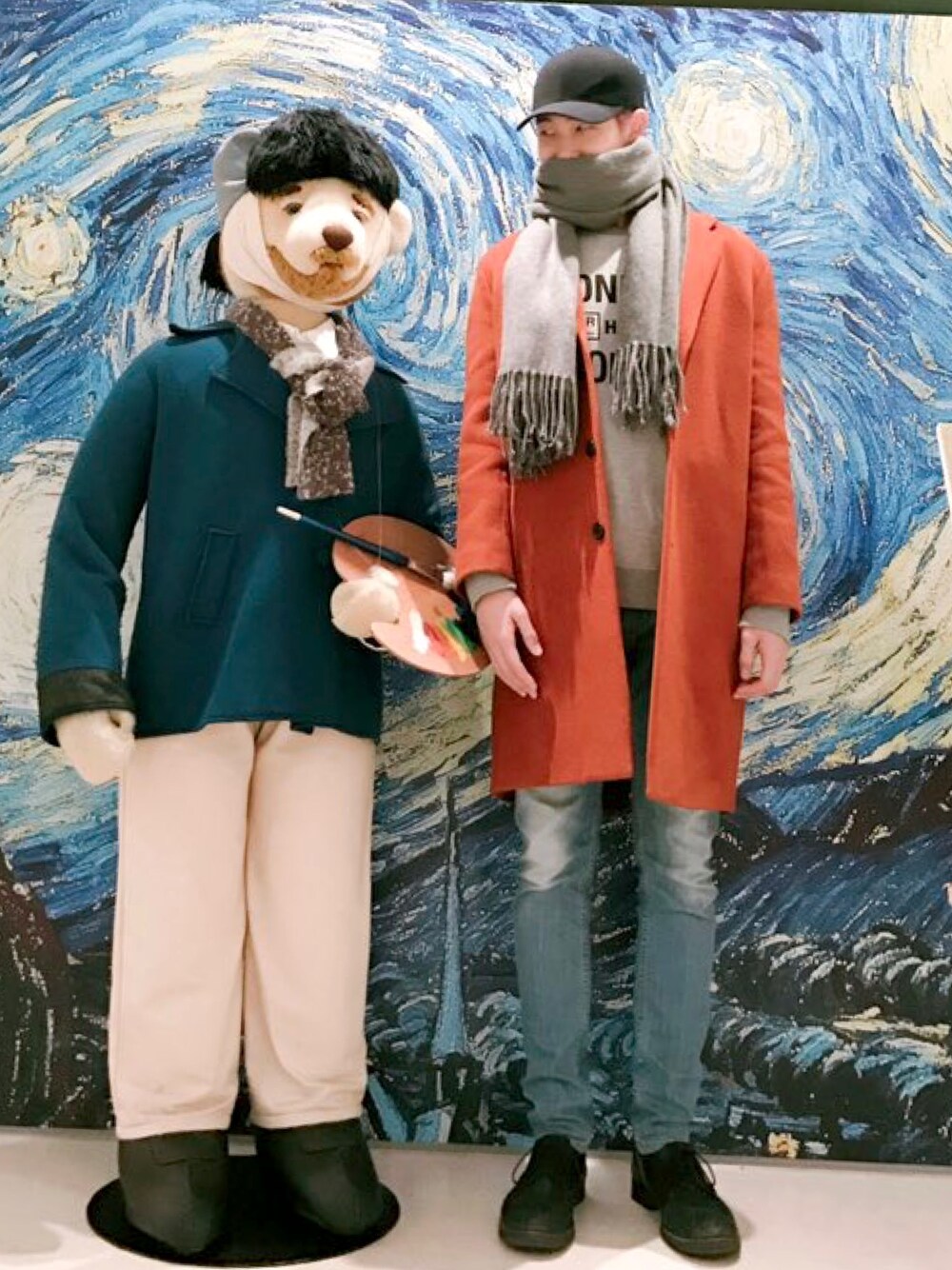 「rm、BTS」｜「Luker × hamnetのアイテム（スウェット、グレー系）」を使った、renkonさん（メンズ・181cm）の春コーディネートの1枚目の写真