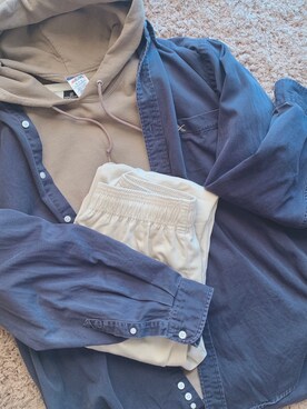 パーカーを使った 白パンツ のレディース人気ファッションコーディネート Wear