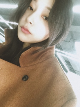 「韩国设计师品牌のアイテム（ダッフルコート、ブラウン系）」を使った、我就叫徐杨怡萱さん（レディース・160cm）の秋コーディネート