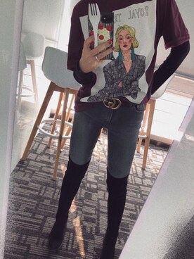 「ZARA（ザラ）のアイテム（Tシャツ/カットソー、レッド系）」を使った、我就叫徐杨怡萱さん（レディース・160cm）の秋コーディネート