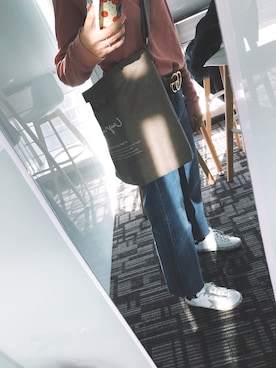 「Ungrid（アングリッド）のアイテム（デニムパンツ、ブルー系）」を使った、我就叫徐杨怡萱さん（レディース・160cm）の秋コーディネート