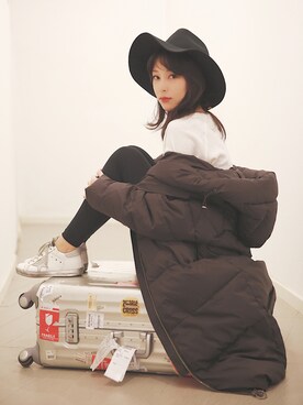「韩国设计师品牌のアイテム（ダウンジャケット/コート、ブラック系）」を使った、我就叫徐杨怡萱さん（レディース・160cm）の秋コーディネート