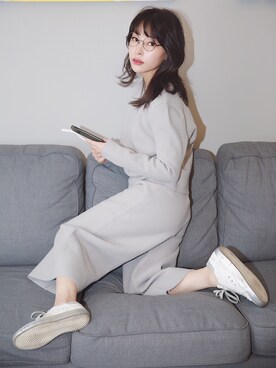 「韩国设计师品牌のアイテム（ニット/セーター、グレー系）」を使った、我就叫徐杨怡萱さん（レディース・160cm）の秋コーディネート