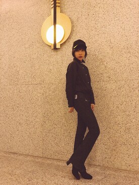 「DIESEL（ディーゼル）のアイテム（デニムパンツ、ブルー系）」を使った、我就叫徐杨怡萱さん（レディース・160cm）の冬コーディネート