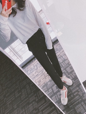 「D&G（ディーアンドジー）のアイテム（スラックス、ブラック系）」を使った、我就叫徐杨怡萱さん（レディース・160cm）の春コーディネート