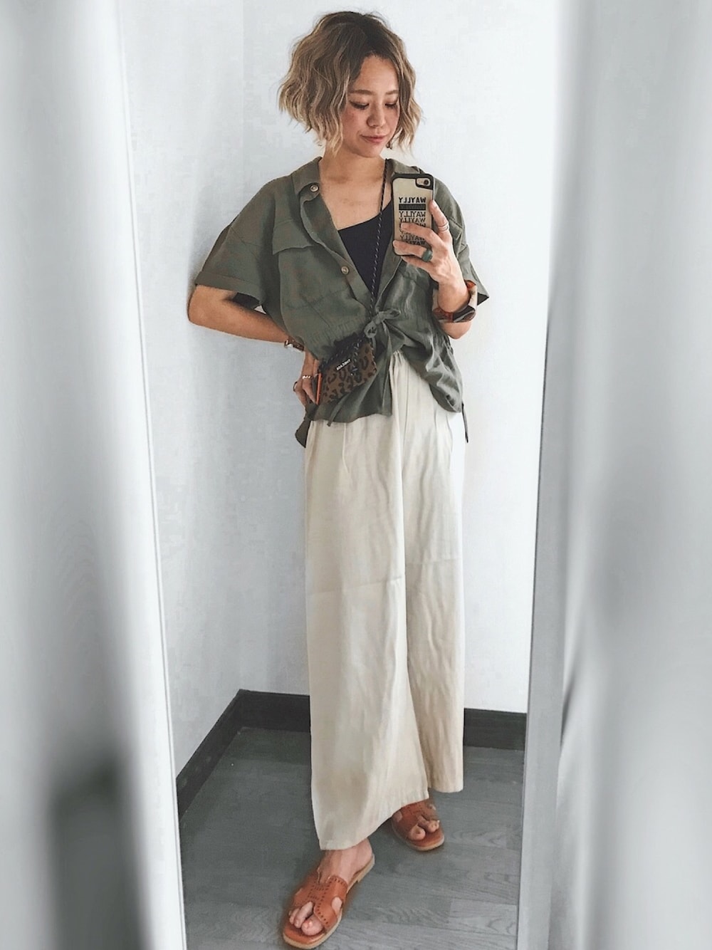 「ストレートパンツ、ミリタリーシャツ、ワンショルダー、サンダル、今日のコーデ、夏、オトナカジュアル、ラクチンコーデ、ゆるコーデ、高身長女子」｜「RETRO GIRLの半袖ミリタリーシャツブラウス（シャツ/ブラウス、グリーン系）」を使った、natsupooさん（レディース・168cm）の夏コーディネートの1枚目の写真