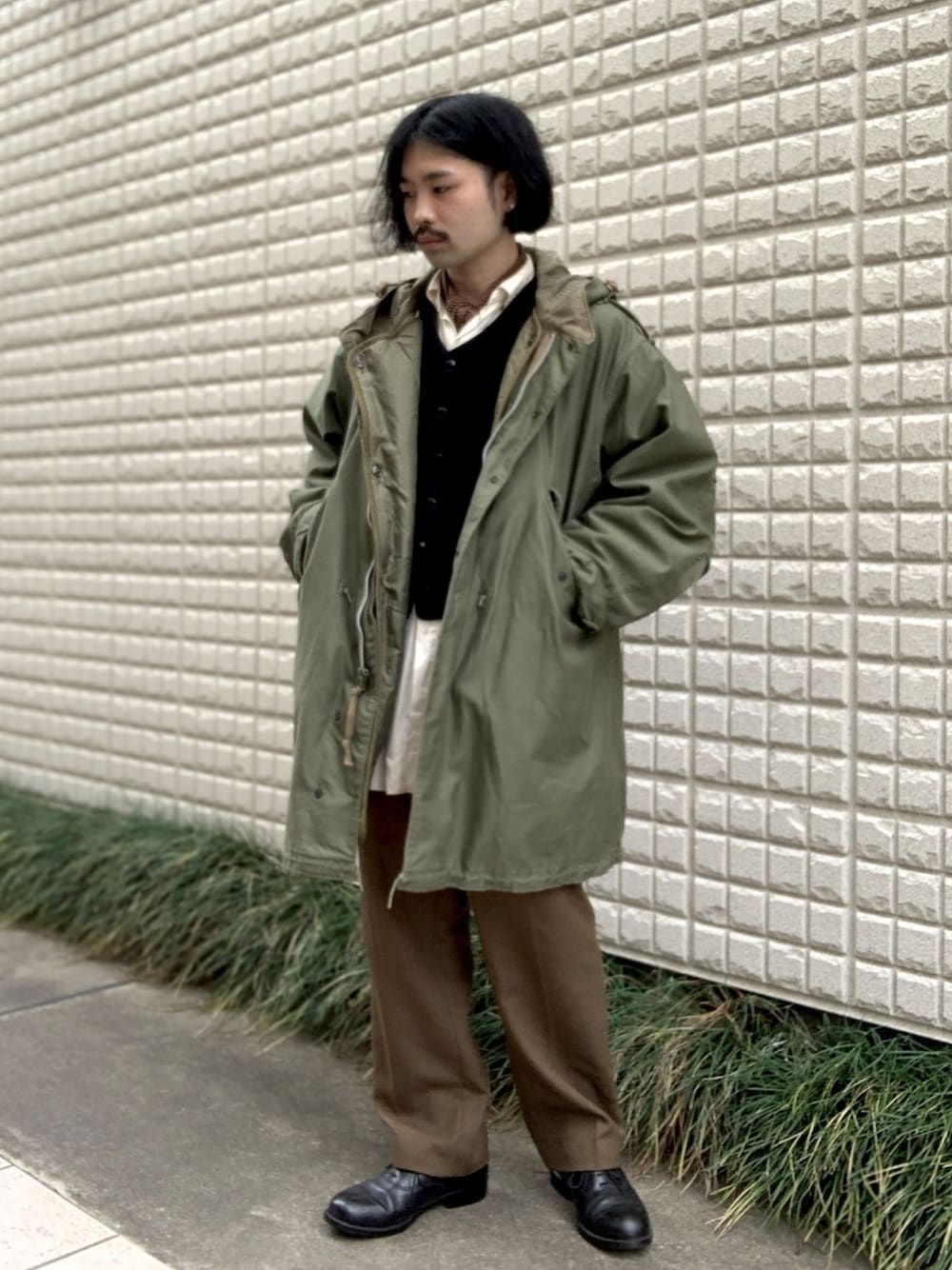 「ヴィンテージ、vintage、モッズコート、M-51、グランパシャツ、ベスト、ミリタリーパンツ、イギリス軍、アメリカ軍、ミリタリー」｜「british armyのアイテム（ドレスシューズ、ブラック系）」を使った、&GOMAさん（メンズ・171cm）の冬コーディネートの1枚目の写真