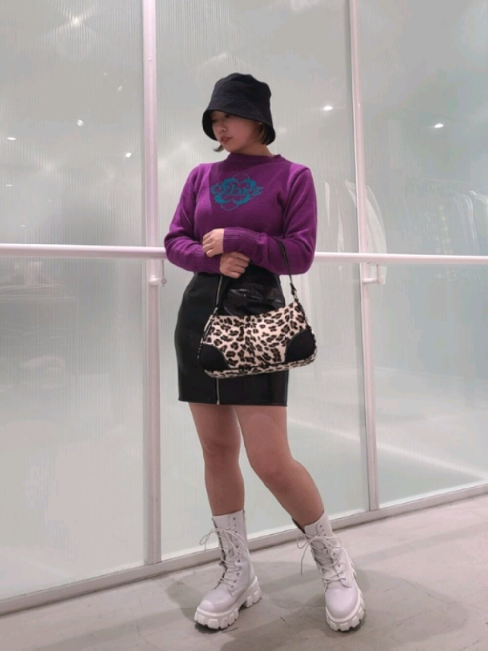 「バケットハット、私の推しブランド、韓国ファッション、韓国ブランド、ALAND、低身長、ootd、おしゃれさんと繋がりたい、ニット」｜「ALANDの3.3Field Trip／ベーシックバケットハット（帽子、ブラック系）」を使った、スジンさん（レディース・150cm）の冬コーディネートの1枚目の写真
