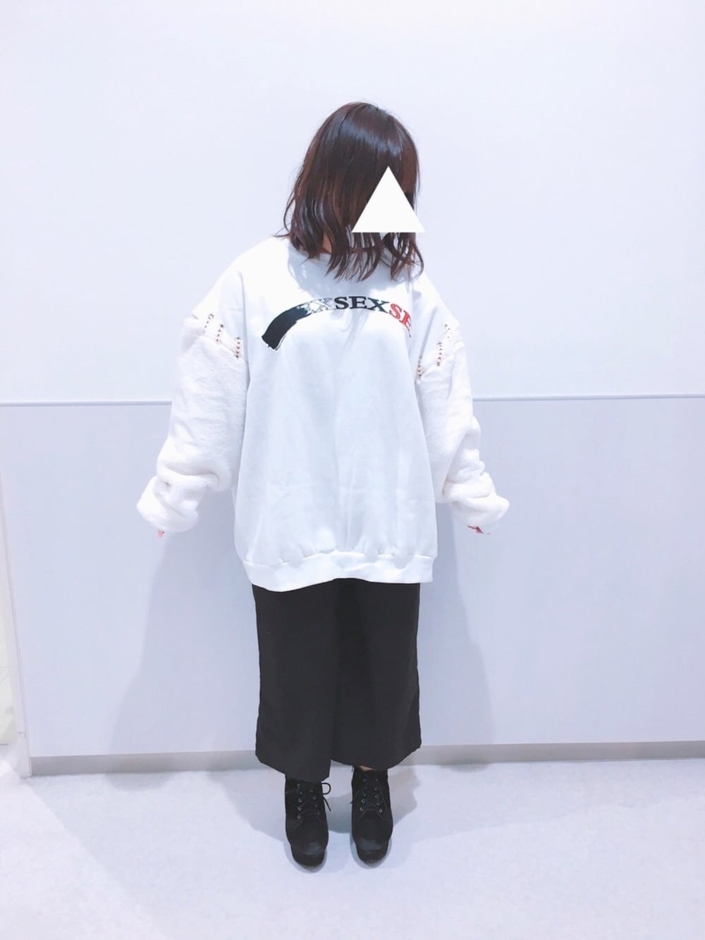「SPINNSのアイテム（パーカー、ホワイト系）」を使った、むたさん（レディース・153cm）の冬コーディネートの1枚目の写真