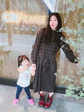 「アイテム（ブーツ、ホワイト系）」を使った、Fenny Wangさん（レディース・160cm）の秋コーディネート