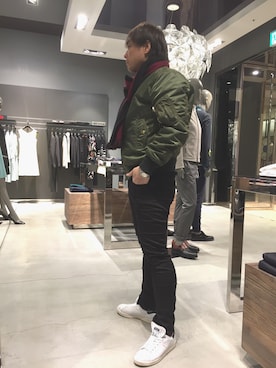 「HUGO BOSS（ヒューゴボス）のアイテム（その他パンツ）」を使った、ぱせりさん（メンズ・175cm）の冬コーディネート