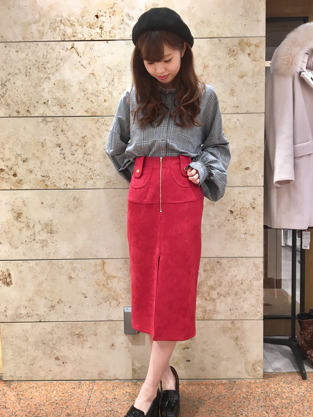 miho♡さんの「デザインポケットフェイクスエードタイトスカート◆（REDYAZEL）」を使ったコーディネート