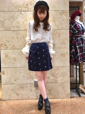 miho♡さんの「ベロア刺繍ミニスカート」を使ったコーディネート