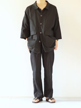 「オールブラック」｜「アイテム（ビーチサンダル）」を使った、Nsさん（メンズ・166cm）の夏コーディネート