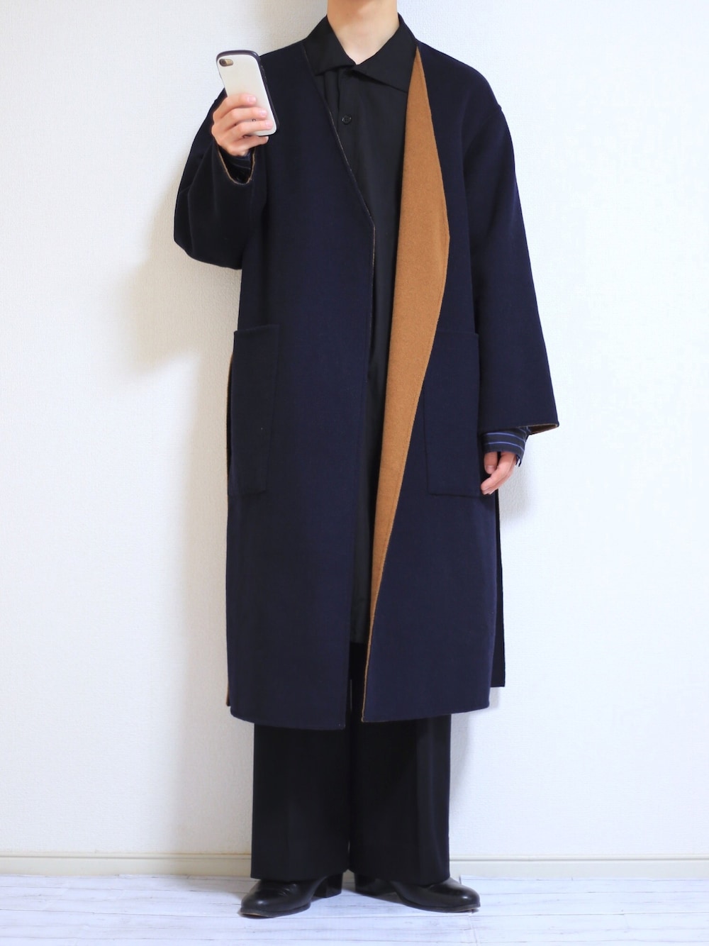 「リバーシブル、オーバーコート、古着、シャツコート、ワイドスラックス、shiyoh、washuuu、ヒールブーツ、秋冬コーデ、オーバーサイズ」｜「HAREのＷフェイスノーカラーコート(HARE)（チェスターコート、ブルー系）」を使った、Nsさん（メンズ・166cm）の冬コーディネートの1枚目の写真