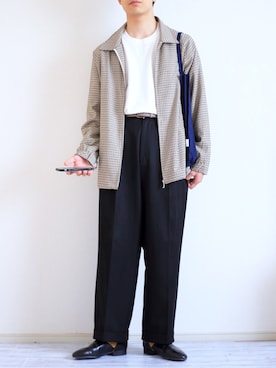 「白ニット」｜「アイテム（スリッポン）」を使った、Nsさん（メンズ・166cm）の春コーディネート