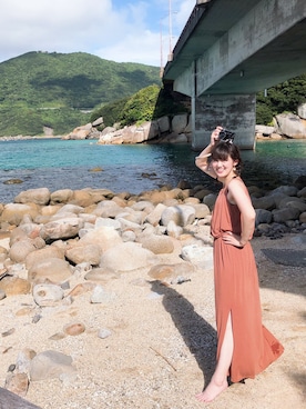 「カメラ女子」｜「アイテム（ワンピース）」を使った、むっちゃんさん（レディース・164cm）の秋コーディネート