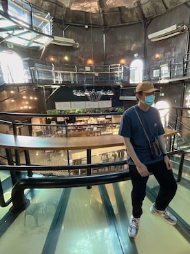 「Carhartt WIP（カーハートダブリューアイピー）のアイテム（チノパンツ）」を使った、Stevedgeさん（メンズ・176cm）の春コーディネート