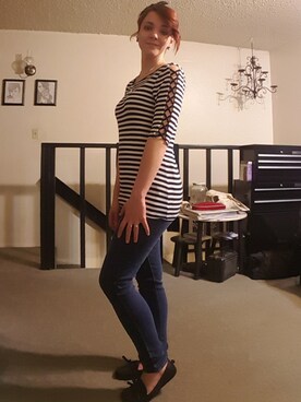「stripes」｜「アイテム（スリッポン）」を使った、Jamie Lee Skeltonさん（レディース・163cm）の春コーディネート