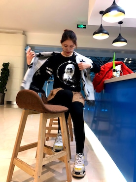 「GIVENCHY（ジバンシイ）のアイテム（パーカー）」を使った、昵称被吃掉啦__さん（レディース・168cm）の春コーディネート