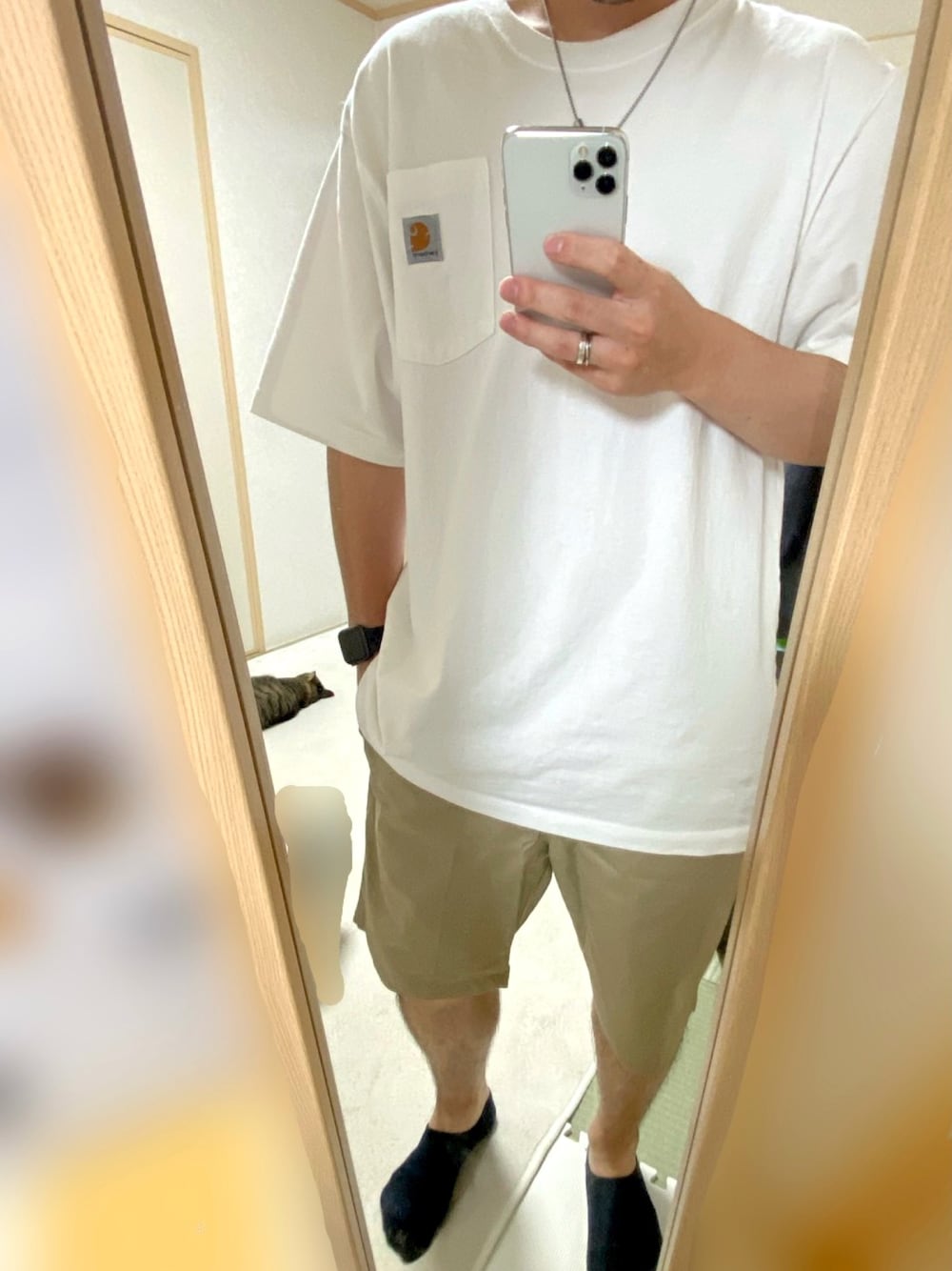 「ストリート、カーハート、carhartt、スケータースタイル、ちょっとそこまで、ストリートコーデ、ストリート系、シンプル」｜「Carharttの【Carhartt】ポケット付き半袖Tシャツ（Tシャツ/カットソー、ホワイト系）」を使った、とむもんもんさん（メンズ・170cm）の夏コーディネートの1枚目の写真