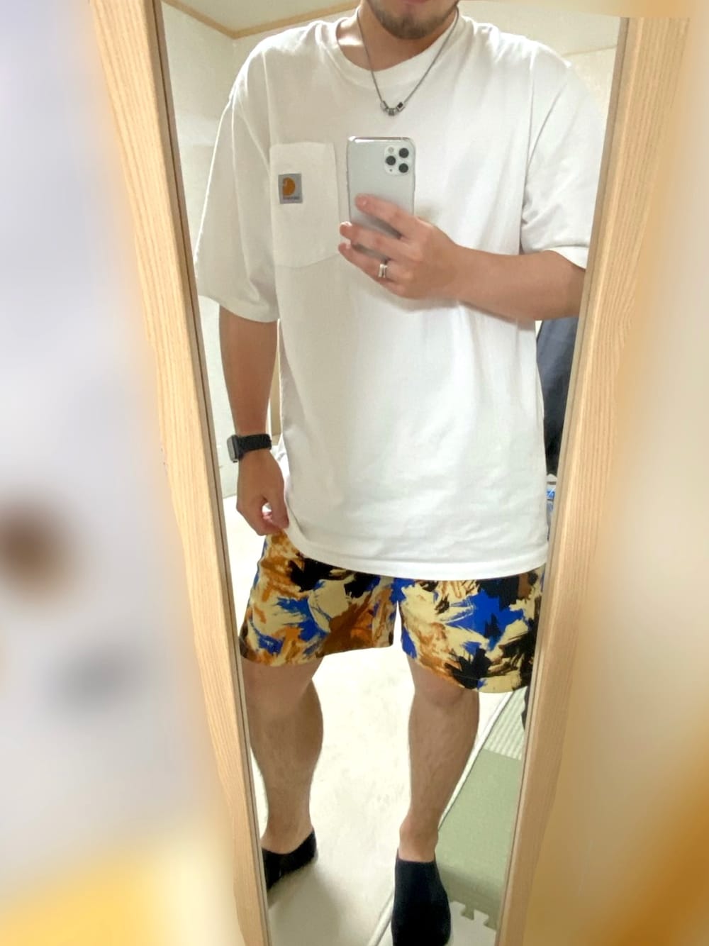 「シンプル、スケータースタイル、ストリート、ストリート系、ストリートコーデ、白Tシャツ、ちょっとそこまで、ラフ、ラフコーデ、ラフスタイル」｜「Carharttの【carhartt】カーハート Workwear 1/2-Sleeve T-Shirts ビッグシルエット 半袖 ポケットTシャツ K87（Tシャツ/カットソー、ホワイト系）」を使った、とむもんもんさん（メンズ・170cm）の夏コーディネートの1枚目の写真