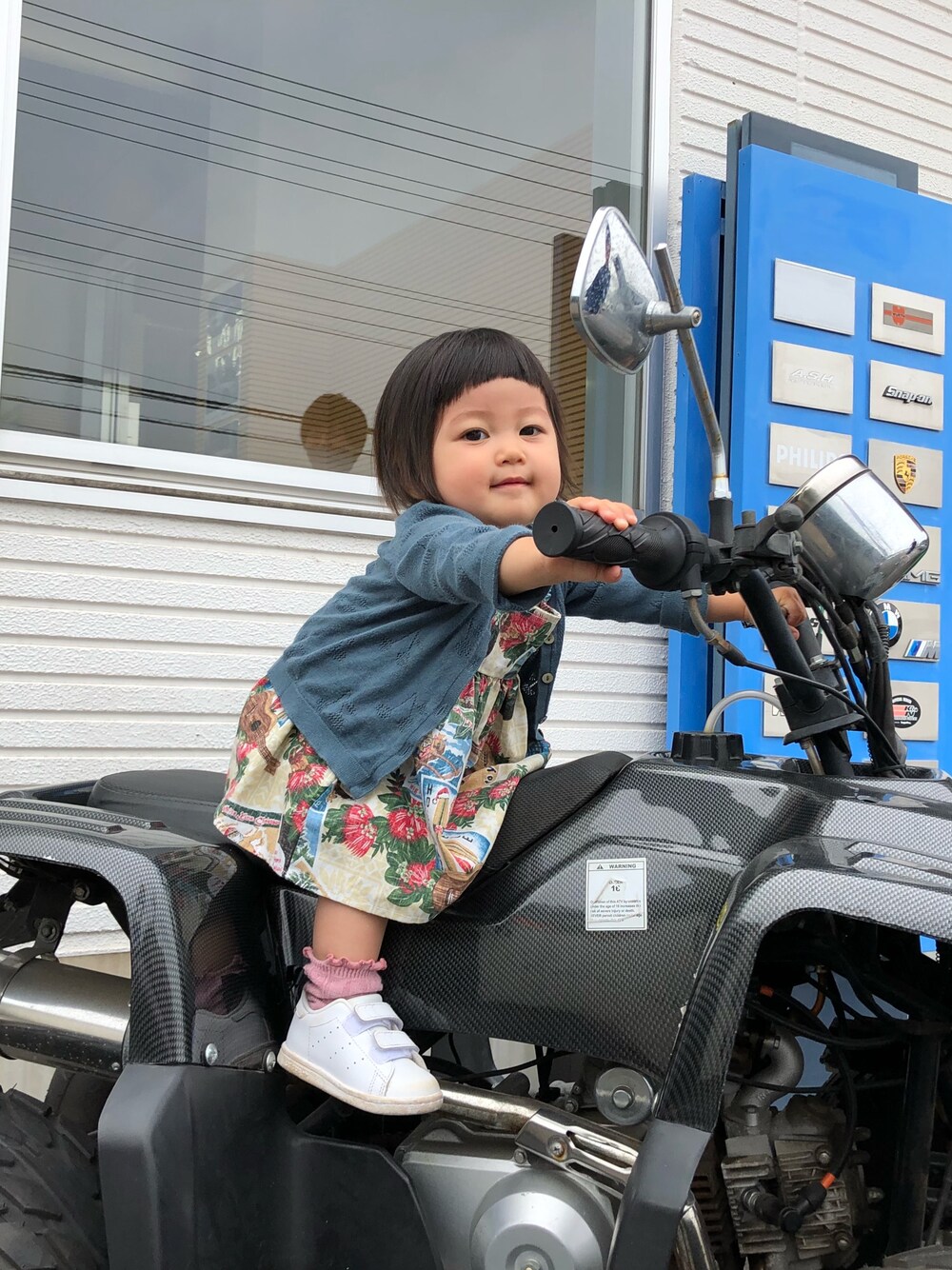 「Bonpointのアイテム（カーディガン/ボレロ、ブルー系）」を使った、nanaironmikoさん（キッズ・70cm）の夏コーディネートの1枚目の写真