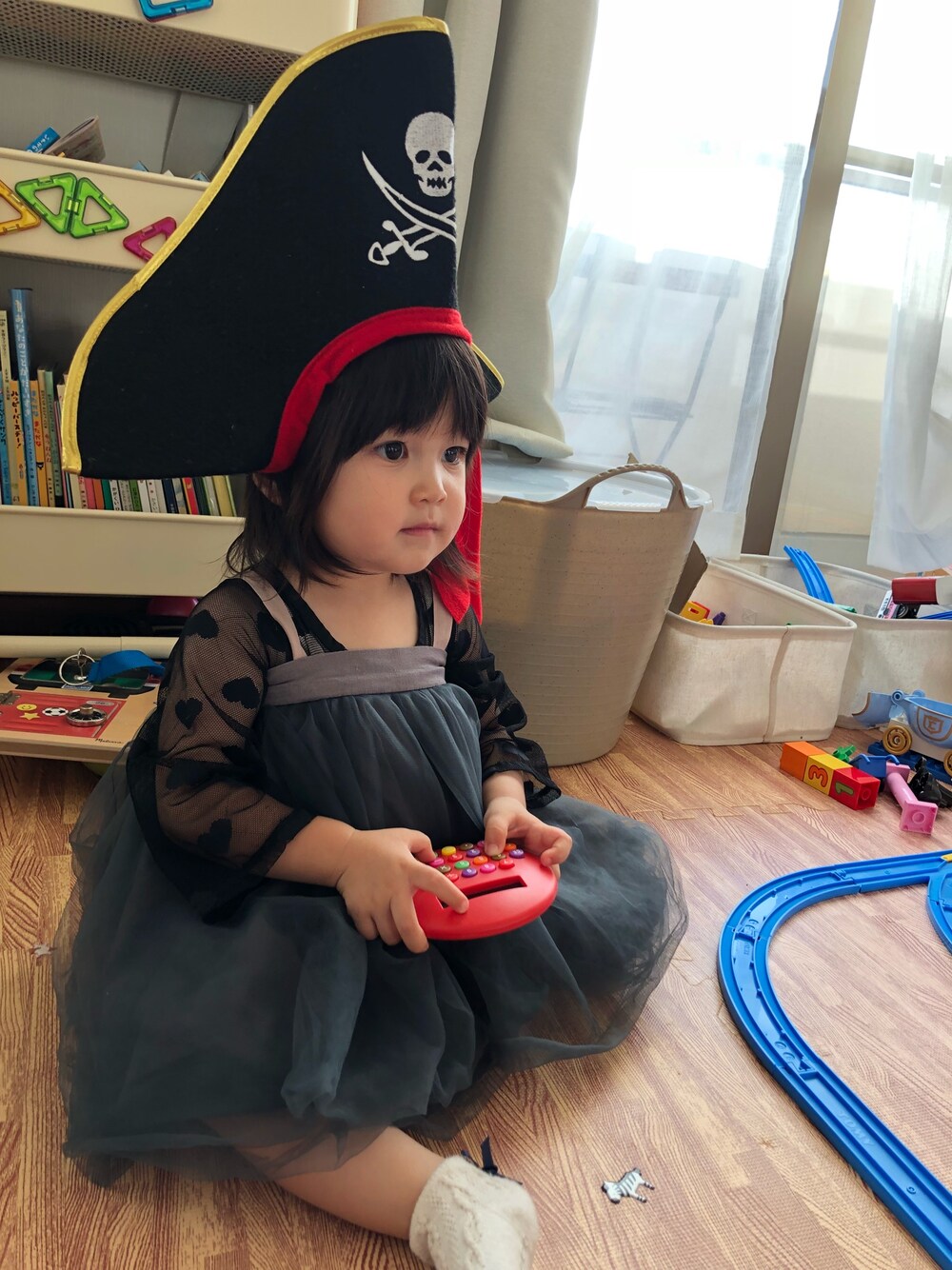 「ハロウィン、海賊、パイレーツ、ハロウィンコーデ」｜「MARLMARLの【MARLMARL/マールマール】 tutu/チュチュスカート（スカート、ブラック系）」を使った、nanaironmikoさん（キッズ・80cm）の秋コーディネートの1枚目の写真