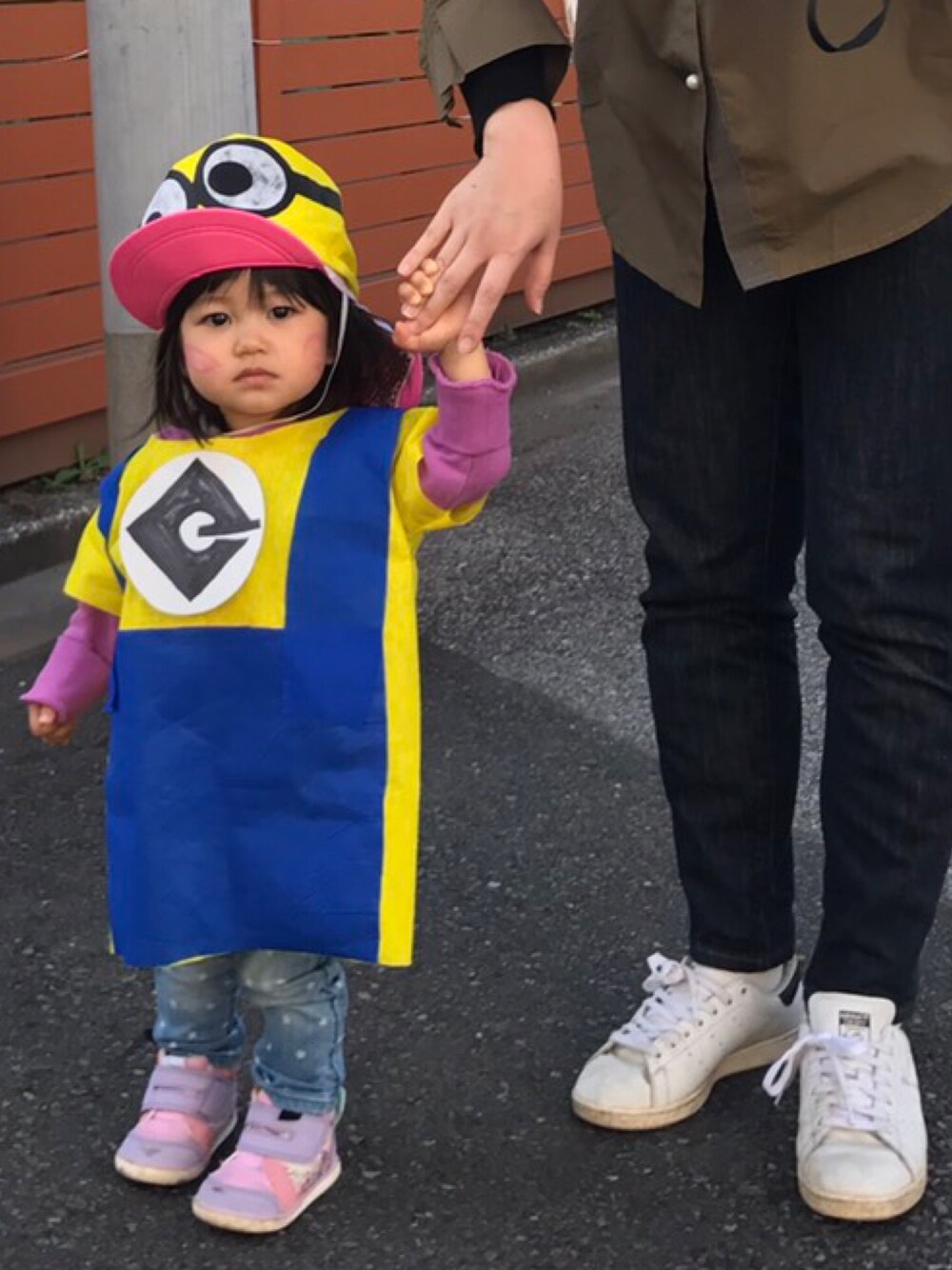 「wearhalloween2018」｜「H&Mのアイテム（デニムパンツ、ブルー系）」を使った、nanaironmikoさん（キッズ・80cm）の秋コーディネートの1枚目の写真