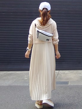 「MAYSON GREY（メイソングレイ）の【socolla】バックプリーツワンピース（ワンピース）」を使った、マルルン♪ さん（レディース・159cm）の春コーディネート