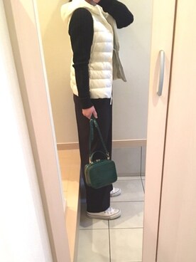 「アイテム（ダウンベスト、ホワイト系）」を使った、りまりまさん（レディース・155cm）の冬コーディネート